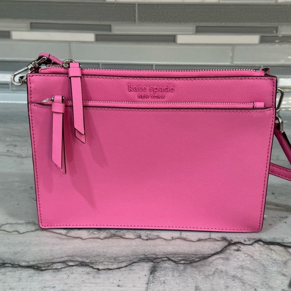 kate spade Handbags - Kate spade crossbody Measures